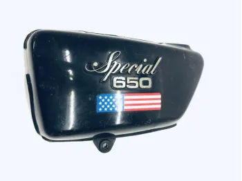 Cache carenage sous selle gauche YAMAHA XS 650 1978 SPECIAL