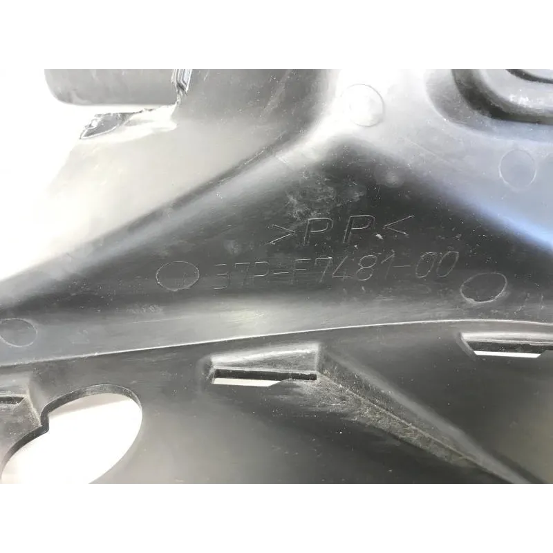 Cache carenage centrale marche pieds plancher YAMAHA YPR 125 2010-2013 XMAX
