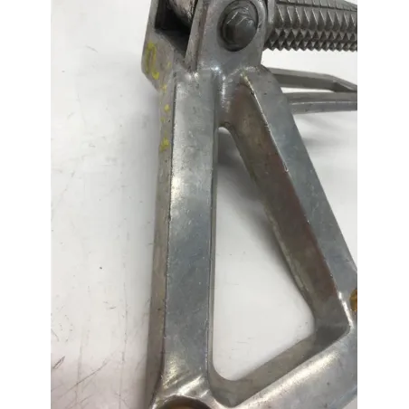 Platine et repose pieds arriere droit YAMAHA FZS 600 2002-2003 FAZER