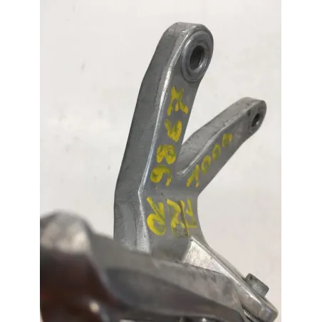 Platine et repose pieds arriere droit YAMAHA FZR 1000 1991-1995