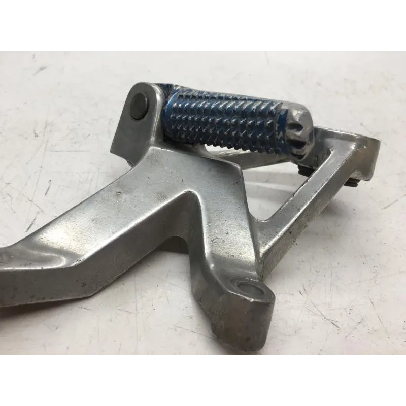 Platine et repose pieds arriere droit YAMAHA YZF 750 R 1993-1996