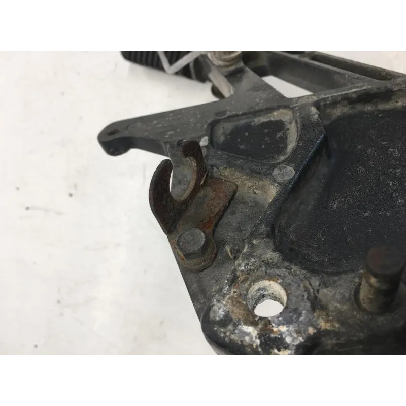 Platine et repose pieds arriere droit KAWASAKI GPZ 1000 RX 1986-1988