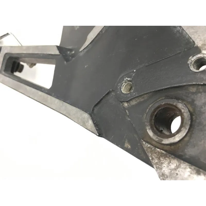 Platine et repose pieds arriere droit KAWASAKI GPZ 1000 RX 1986-1988
