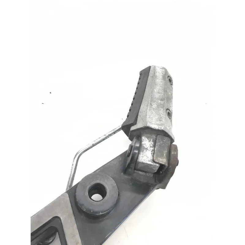 Platine et repose pieds arriere gauche KAWASAKI GPZ 1000 RX 1986-1988