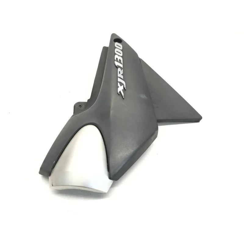Cache carenage sous selle gauche YAMAHA XJR 1300 1999-2001