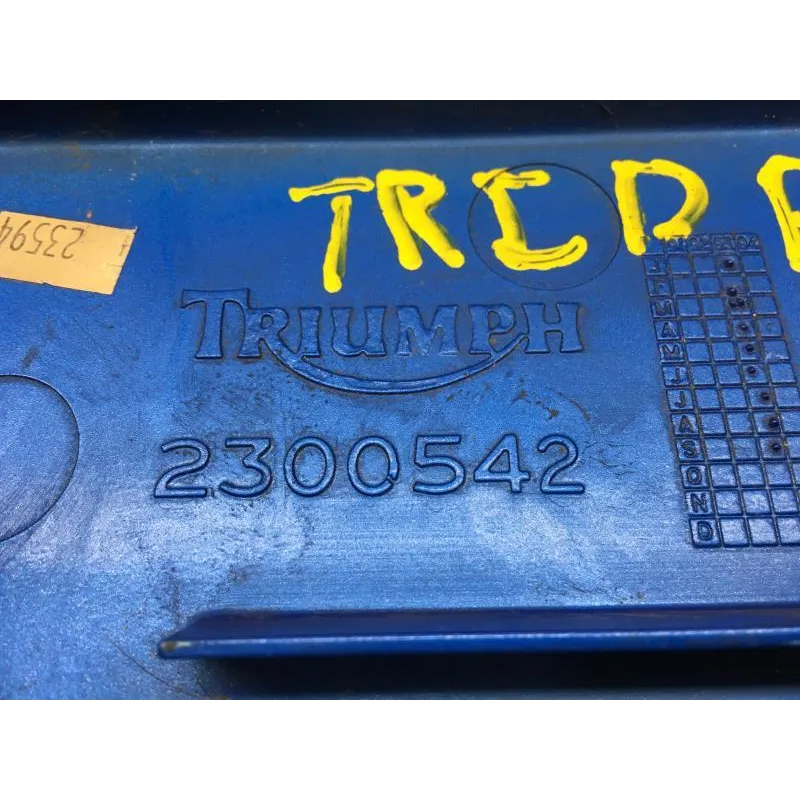 Cache jonction coque arriere TRIUMPH TRIDENT 900 1993-1996
