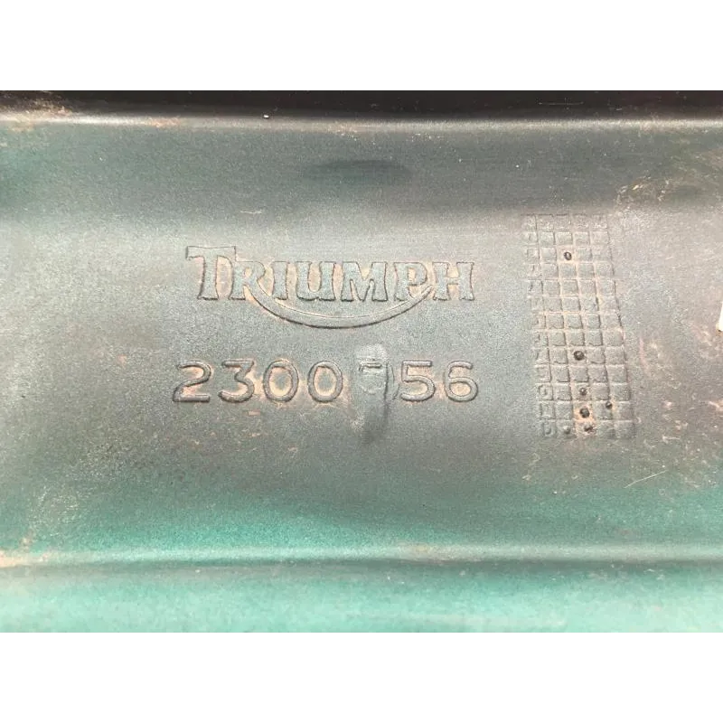 Cache jonction coque arriere TRIUMPH TROPHY 900 1992-1995