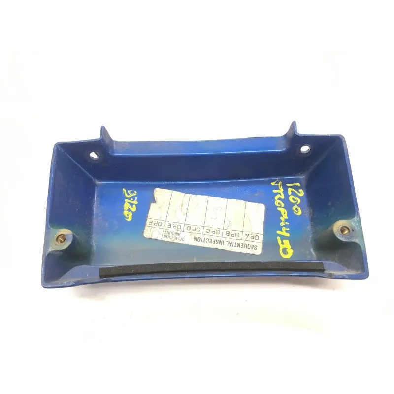 Cache jonction coque arriere TRIUMPH TROPHY 900 1992-1995