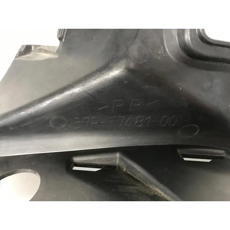 Cache carenage centrale marche pieds plancher YAMAHA YPR 125 2010-2013 XMAX