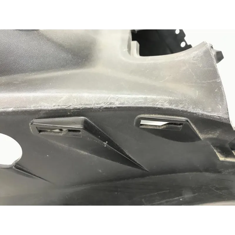 Cache carenage centrale marche pieds plancher YAMAHA YPR 125 2010-2013 XMAX