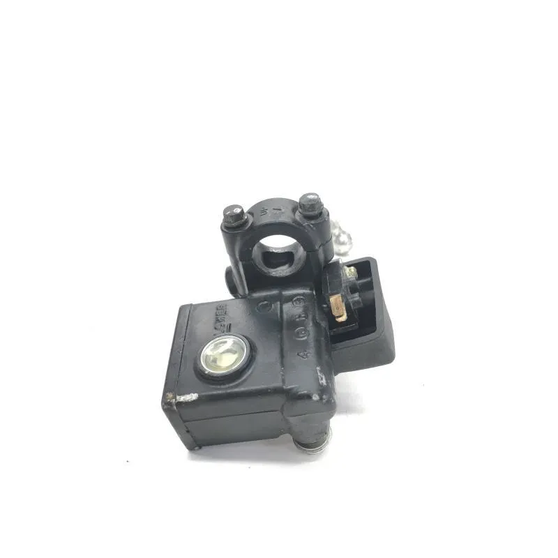 Maitre cylindre frein avant SUZUKI AN 400 2003-2006 BURGMAN