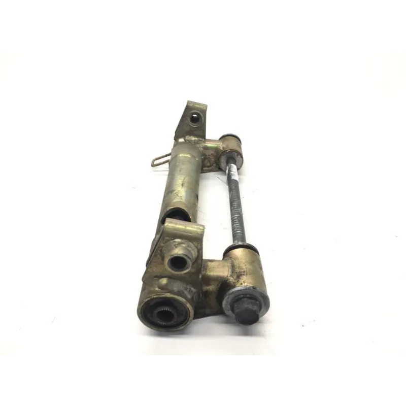 Support moteur SUZUKI AN 400 2003-2006 BURGMAN