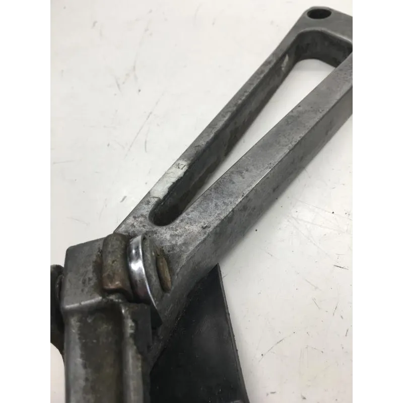 Platine et repose pieds arriere gauche KAWASAKI KLR 600 1991-1994