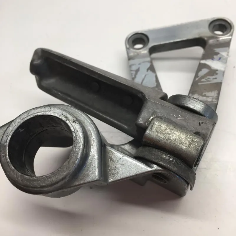Platine et repose pieds arriere gauche KAWASAKI ZX9 R 900 1994-1997 NINJA
