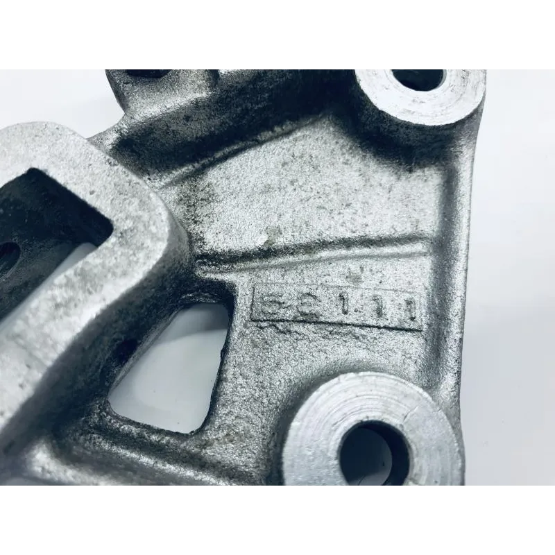 Platine avant droite SUZUKI RG 500 1985-1987