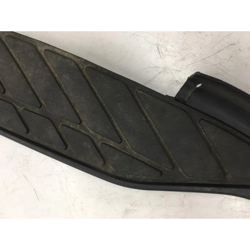 Plancher marche pied gauche SUZUKI AN 400 2003-2006 BURGMAN
