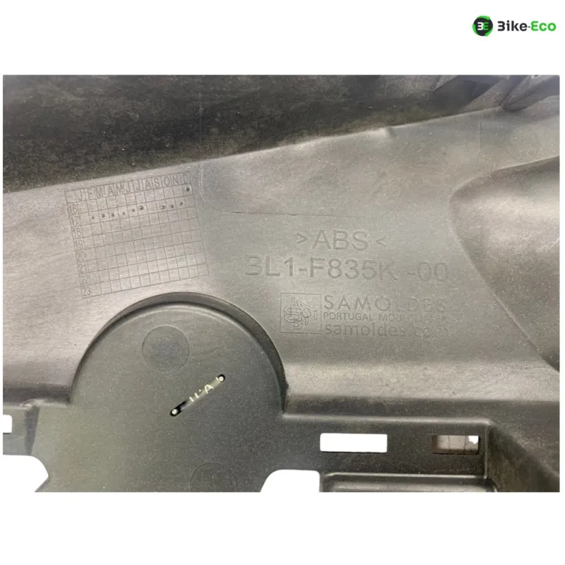 Cache flanc de carenage droit YAMAHA YPR 125 2018-2020 XMAX