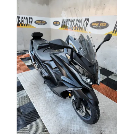 KYMCO AK 550
