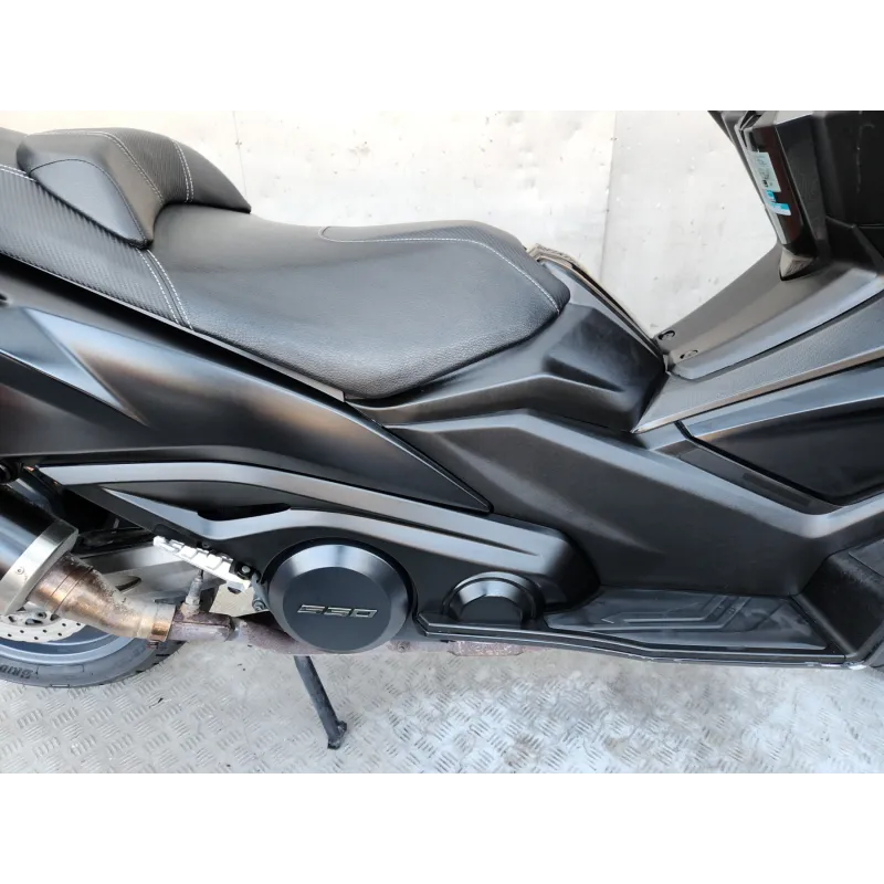 KYMCO AK 550