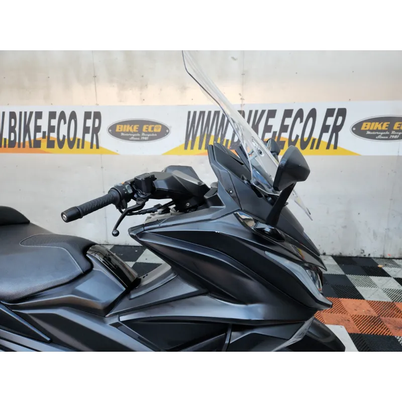 KYMCO AK 550