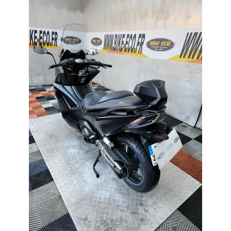 KYMCO AK 550