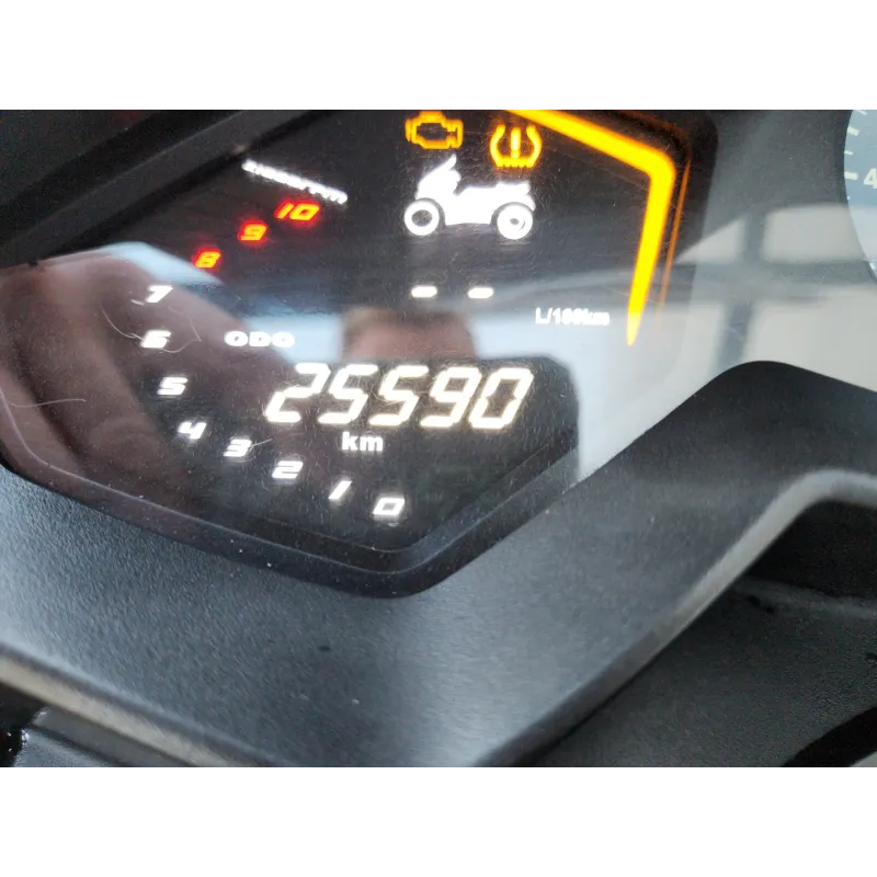 KYMCO AK 550