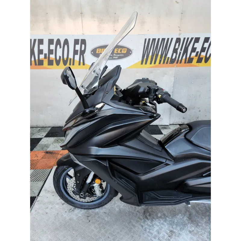 KYMCO AK 550