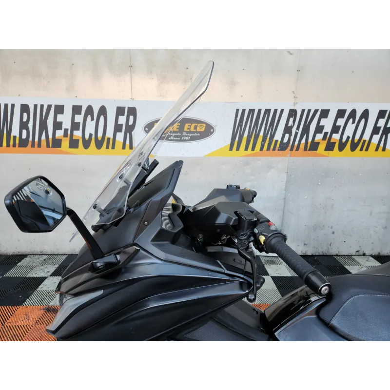 KYMCO AK 550