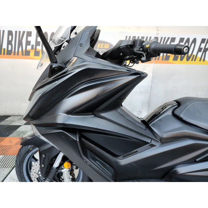 KYMCO AK 550