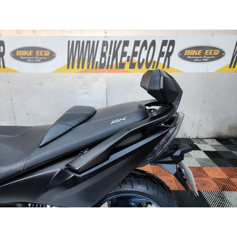 KYMCO AK 550