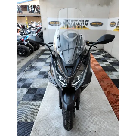 KYMCO AK 550
