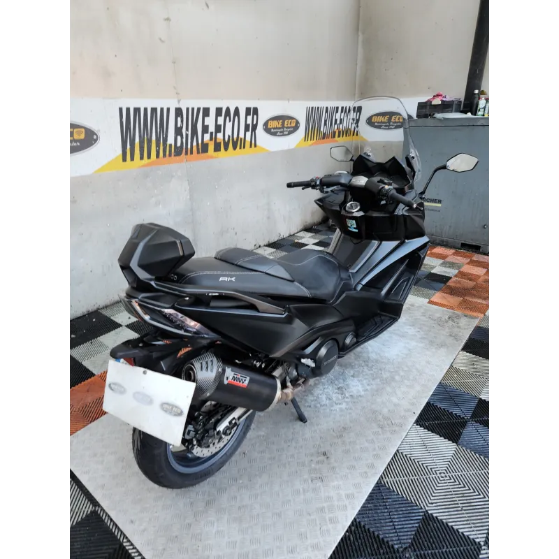 KYMCO AK 550