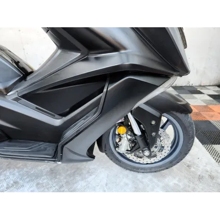 KYMCO AK 550