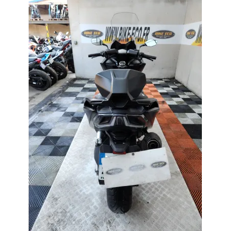 KYMCO AK 550