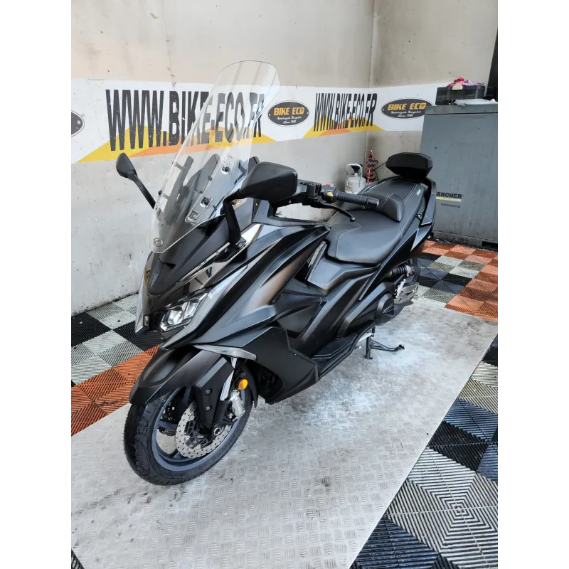 KYMCO AK 550