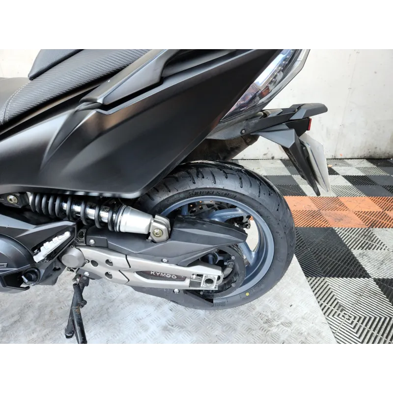 KYMCO AK 550
