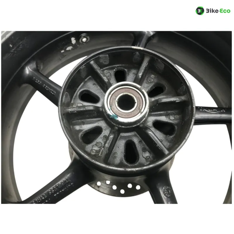 Jante arriere TRIUMPH STREET TRIPLE R 675 2009-2011