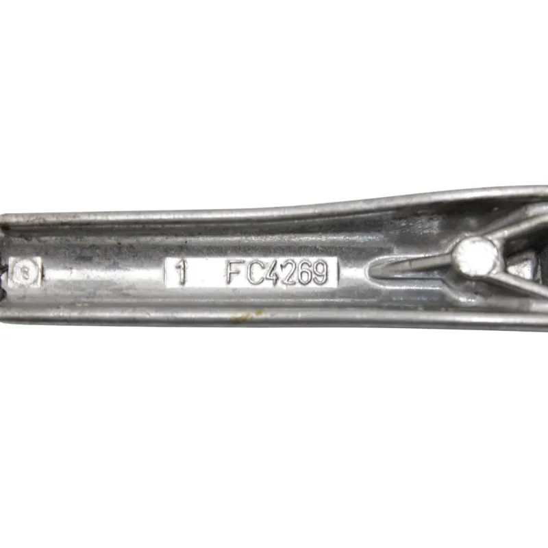 Repose pieds arriere droit PEUGEOT TREKKER 50 2008 - 2014