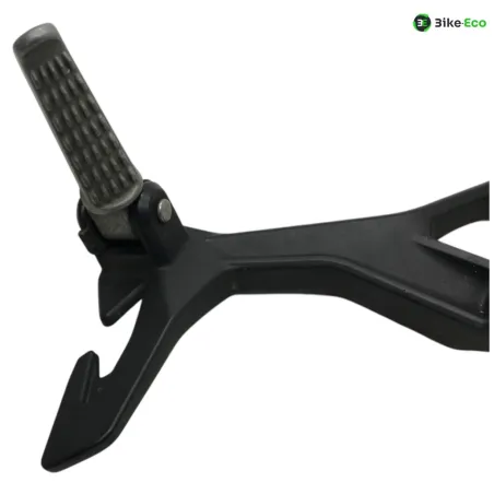Platine et repose pieds arriere gauche KAWASAKI Z 400 2019-2023