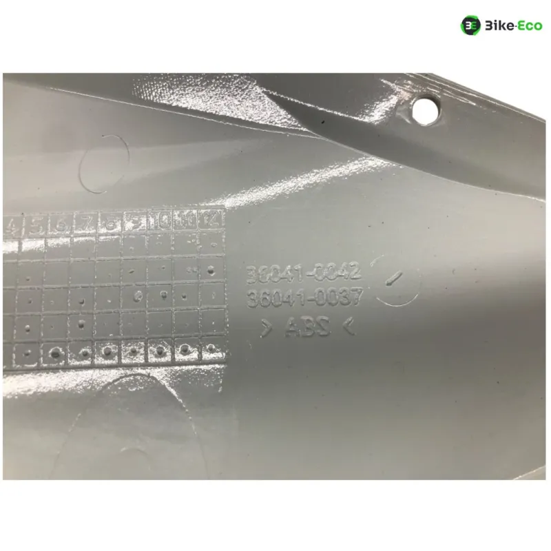 Cache carenage coque arriere gauche KAWASAKI Z 400 2019-2023