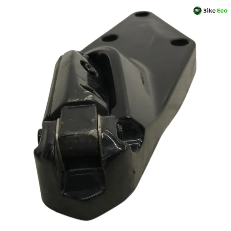 Platine et repose pieds arriere gauche GILERA GP 800 2007-2011