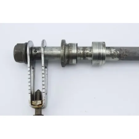 Axe de roue arriere HONDA VF 1000 F BOL D'OR 1985 - 1986
