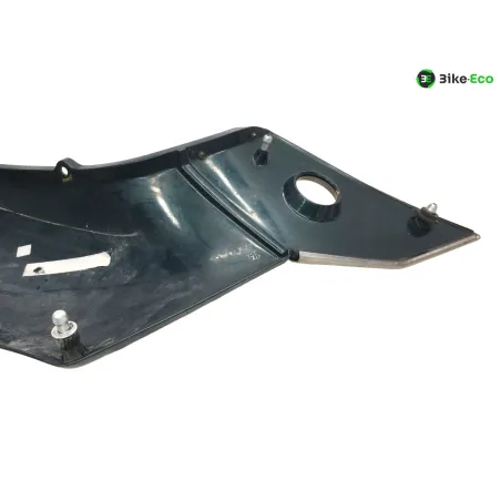 Cache carenage sous selle gauche TRIUMPH TRIDENT 900 1993-1996