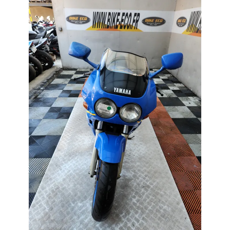 YAMAHA FZR 400