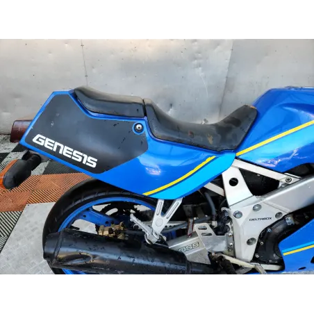 YAMAHA FZR 400