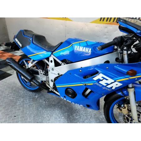 YAMAHA FZR 400
