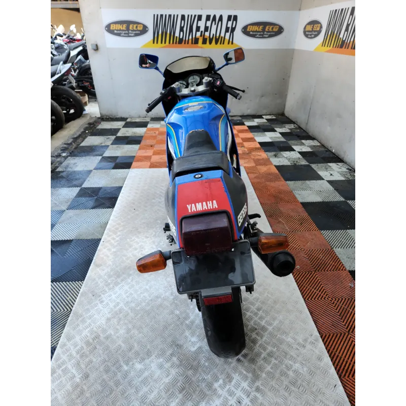 YAMAHA FZR 400