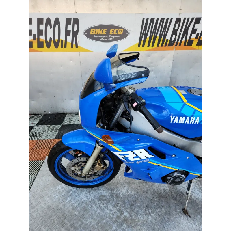 YAMAHA FZR 400