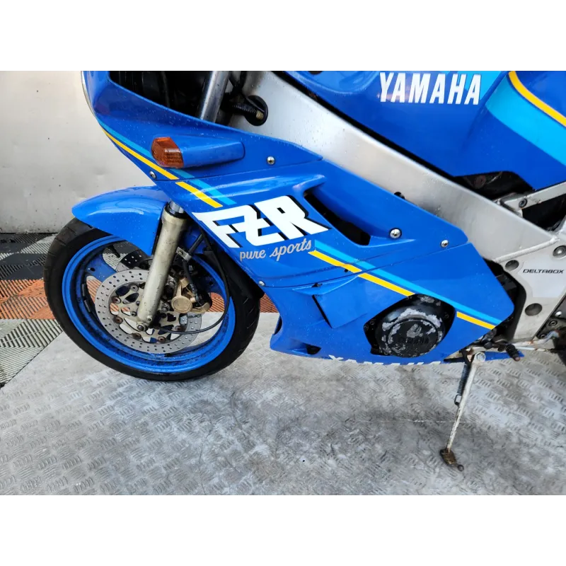 YAMAHA FZR 400