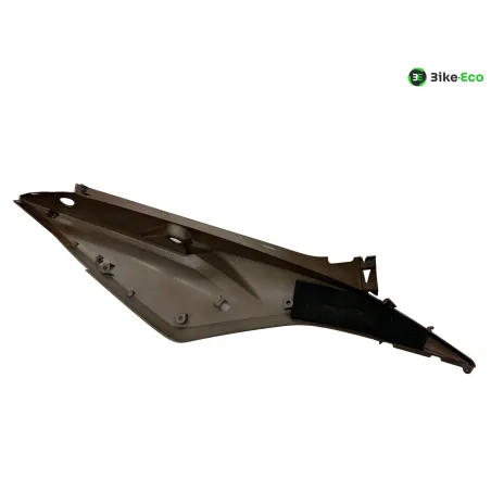 Cache carenage coque arriere gauche KYMCO AK 550 2017-2020